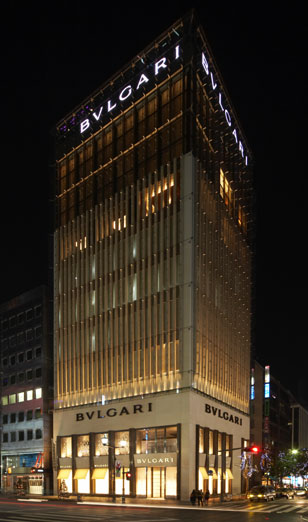 チームラボ、ブルガリ 銀座タワーを彩る、光り輝く蛇の作品 ブルガリ セルペンティ スパークル 2023 を、11月8日 水 から展示。ブルガリのアイコン「セルペンティ」が、インタラクティブに変化。チームラボ株式会社のプレスリリース