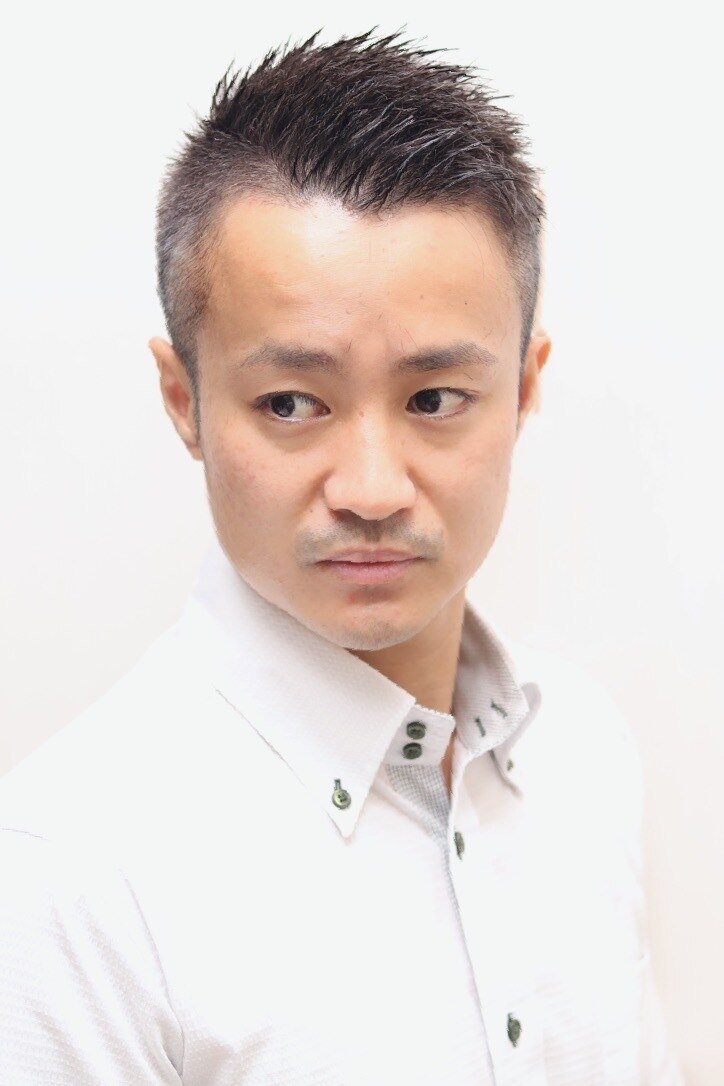 耳かけビジネスショート〜スーツに似合う〜 ・ スタイルのポイントをわかりやすくまとめました！ ・ オーダーの際にご利用ください🙆🏻‍♂️ ・短髪短髪男子短髪パーマジェットモヒカンツイストスパイラルツイストスパイラルパーマメンズ髪型ショート