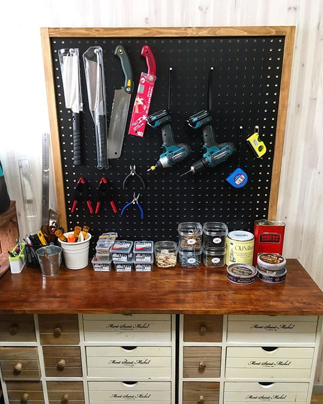 簡単DIY 壁掛けでスペースを有効活用！電動工具の収納棚の作り方へいじつ木工