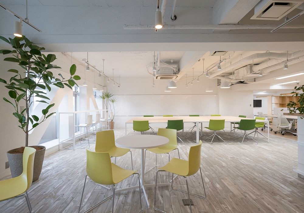 オフィスにリフレッシュスペースは必要？ 得られる効果とはコラムH¹O エイチワンオー サービスオフィス野村不動産のサービスオフィス・レンタル オフィス