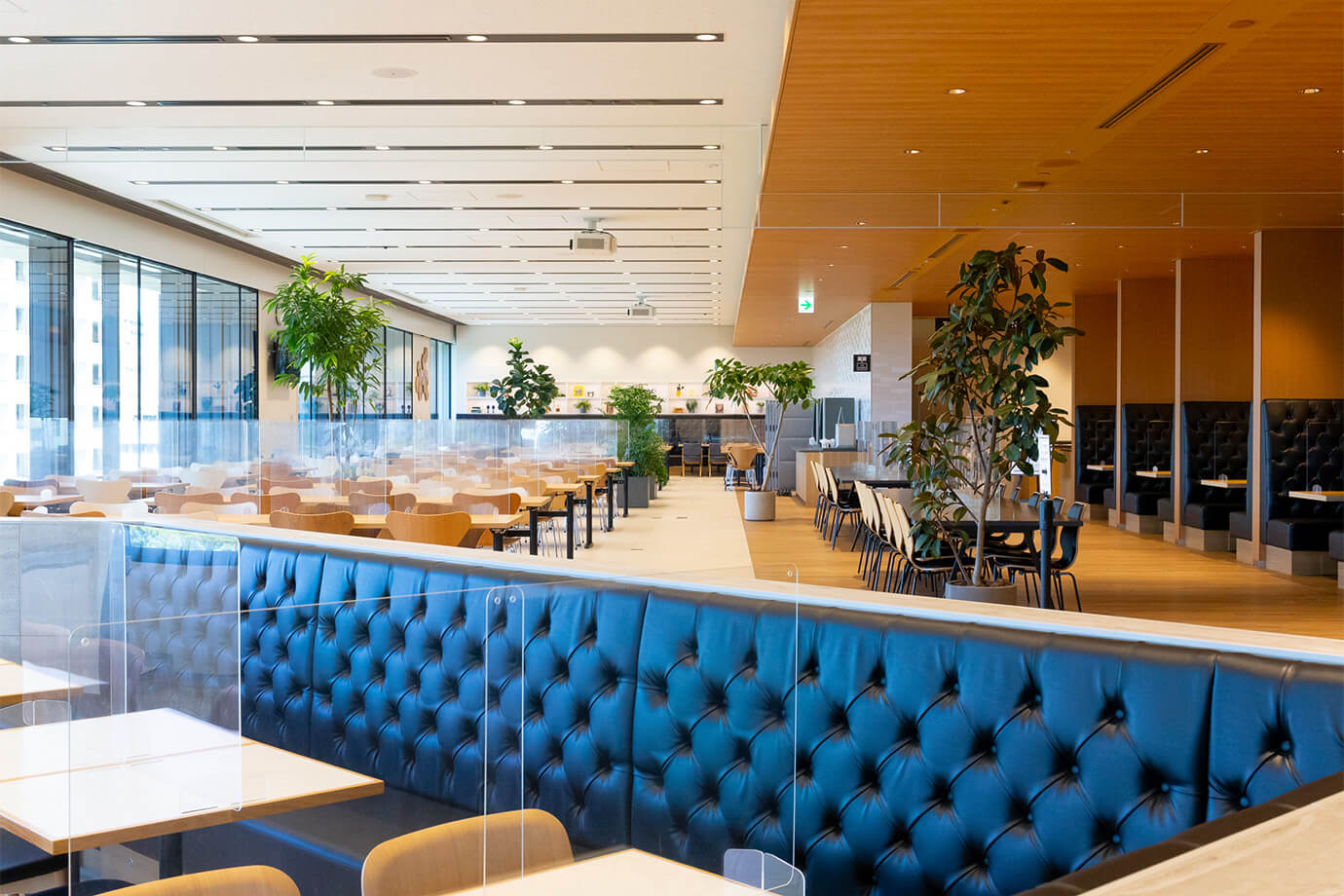 食堂決済システム : 導入事例NECプラットフォームズ