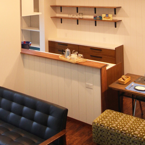 対面キッチンカウンターのおしゃれなニッチやモザイクタイル 施工事例 スタッフブログ浜松市で自然素材の注文住宅を建てるならほっと住まいる