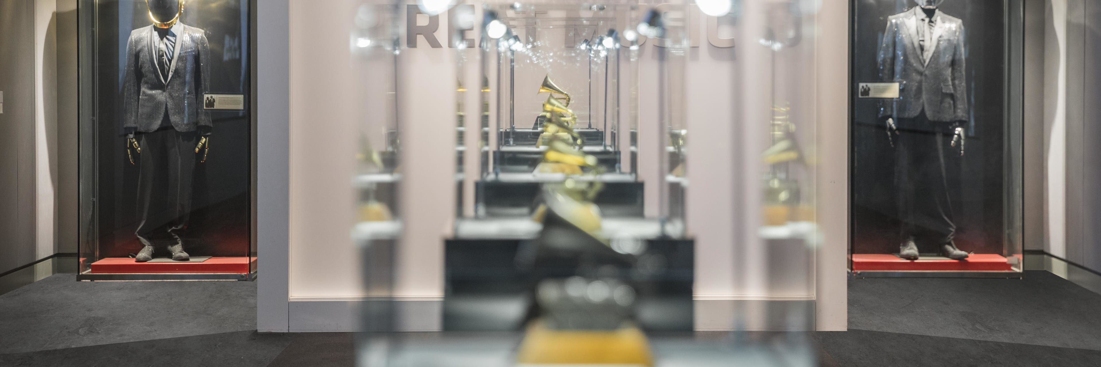 ロサンゼルス⑯グラミー博物館～特別展はHYBE外銀シングルマザーの東京Life