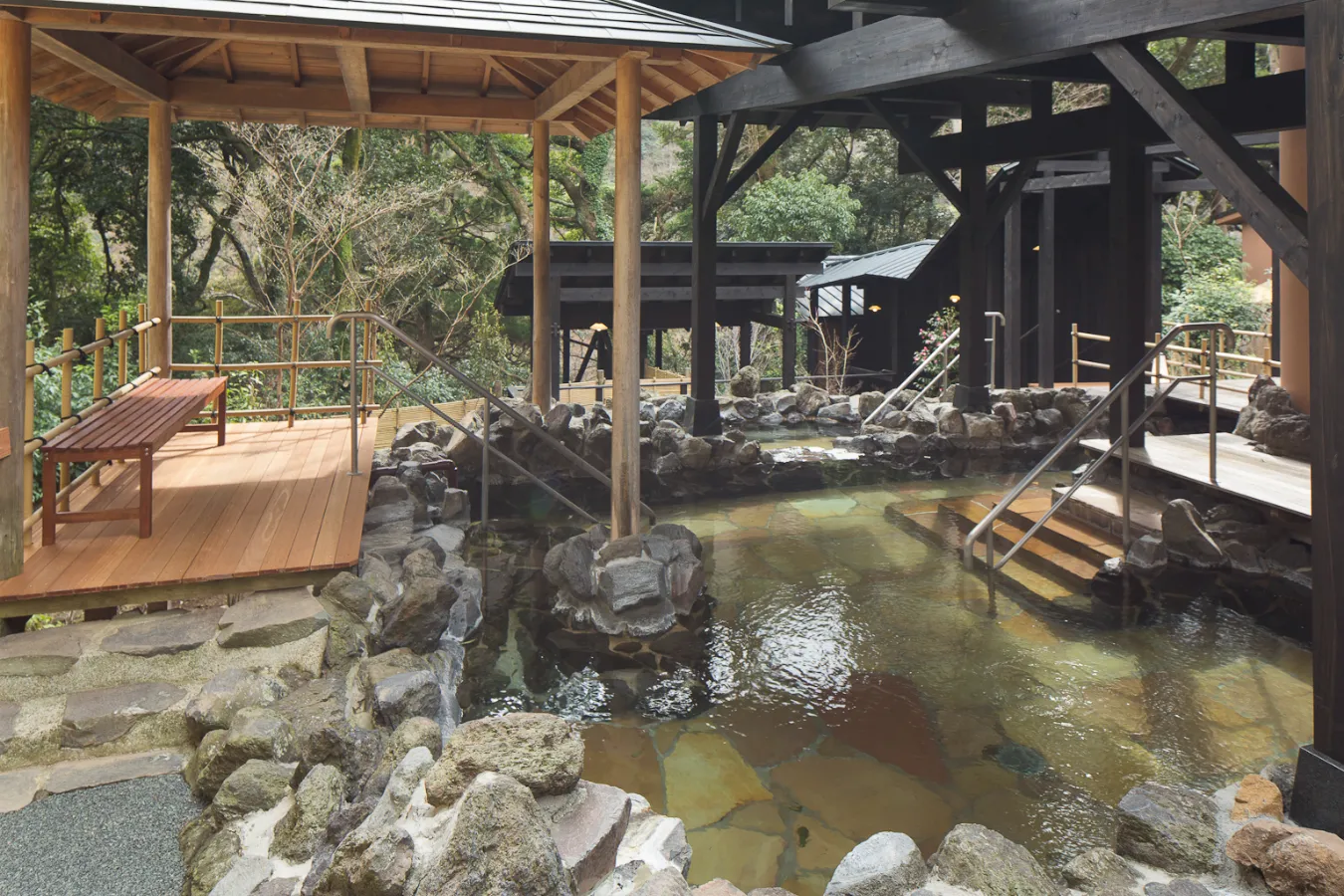 箱根湯寮クーポンお得情報！ 2025年10月最新版ACRIUS