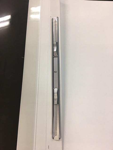 書類に穴を開けない金具「Z式金具」を紹介するんだゼーット都内自社工場の安心品質・オリジナルバインダーならプリンテックス