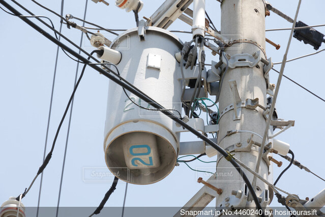 架空配電 - 配電のしくみ中部電力
