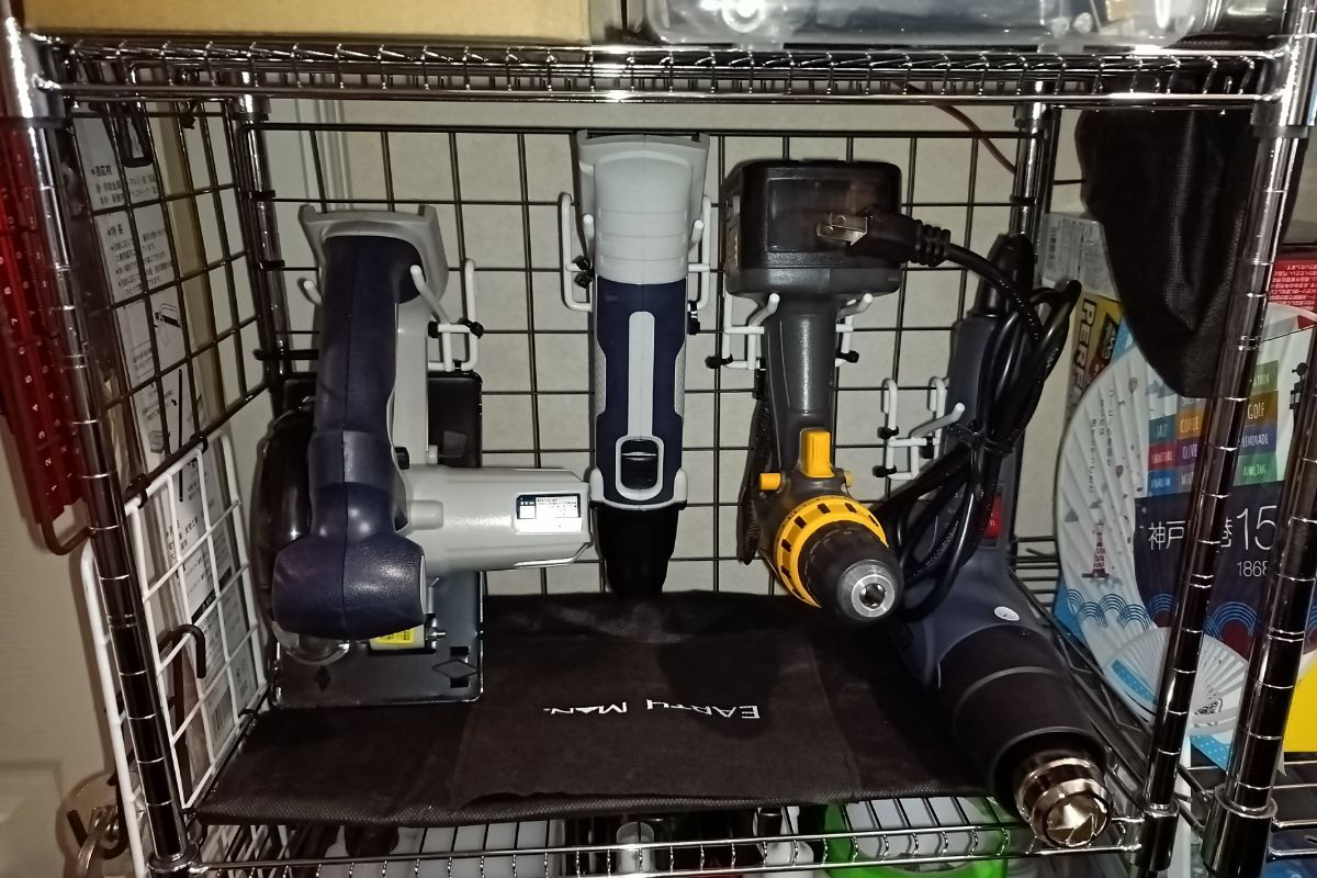 工具と庭道具の収納方法。わたしのおススメは壁掛け - とりあえずやってみよう！の素人DIY