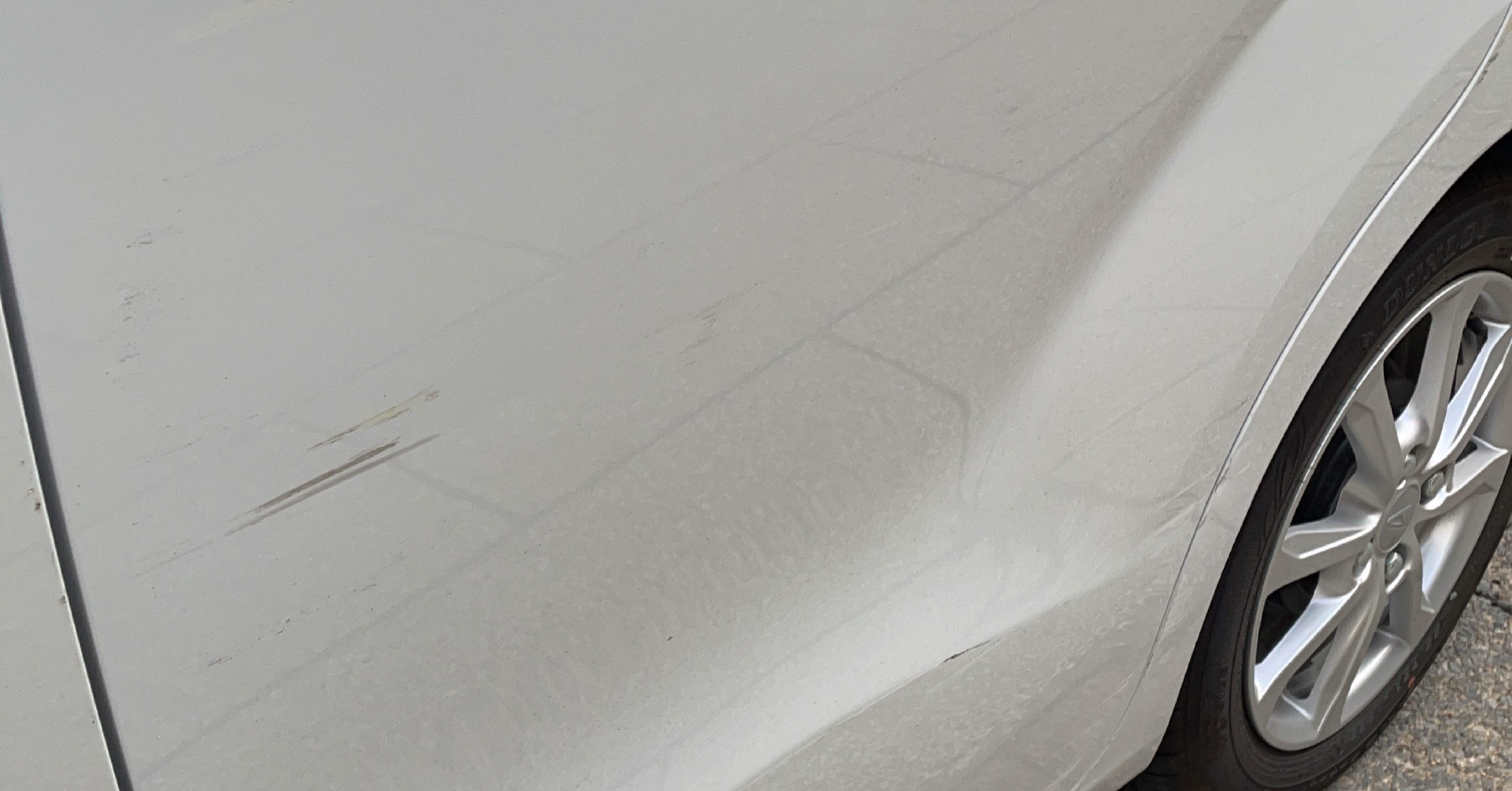 トヨタエスティマ 側面縁石に擦って付いた傷をタッチアップで予算を抑えながら塗装修理傷・錆・凹み・事故修理 自動車板金塗装専門店北海道札幌市 株 ラルフ札幌店do-blog ドゥブログ