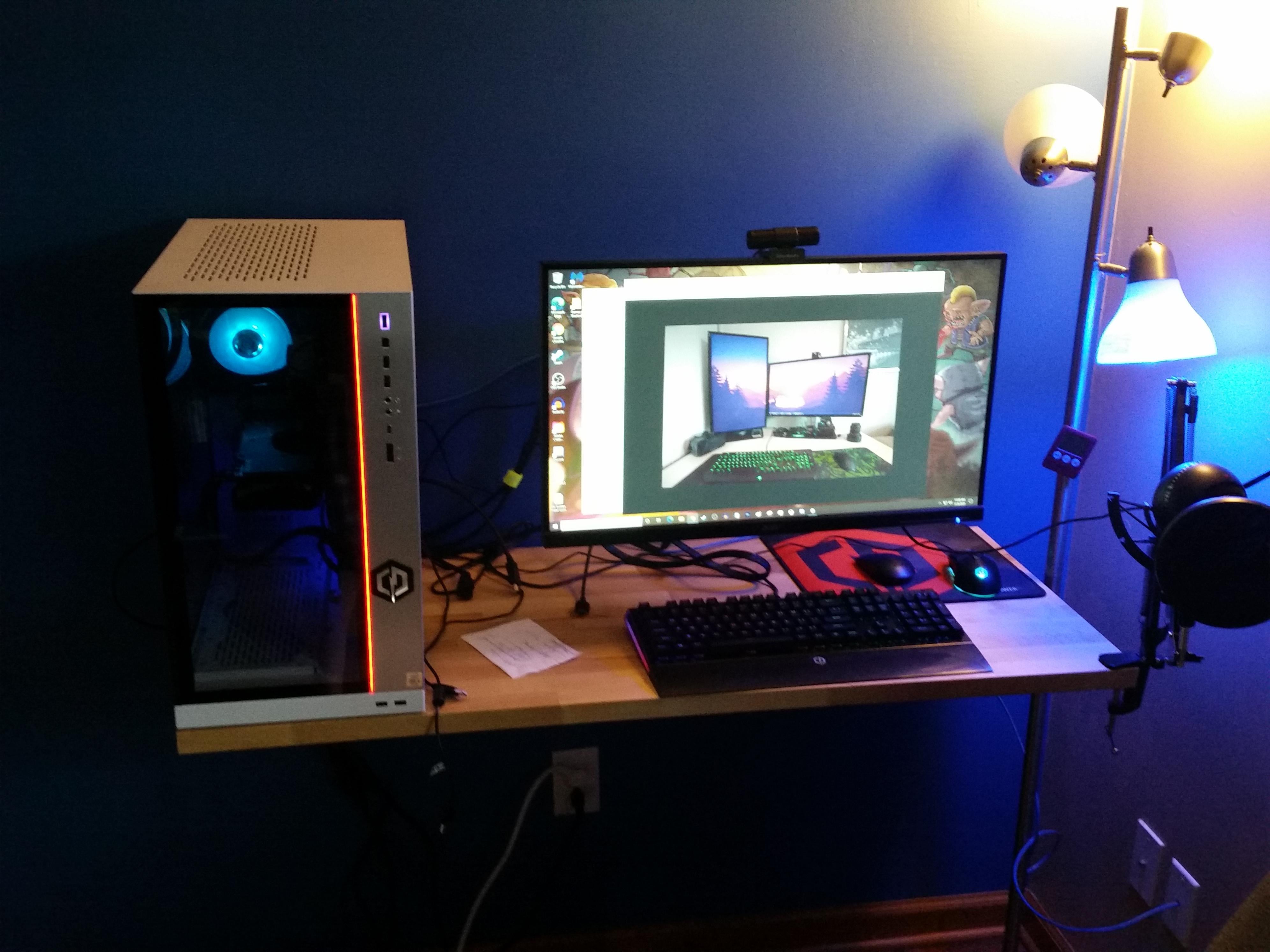 狭小デスクにマルチモニタ環境を整えるためにやったこともっちん