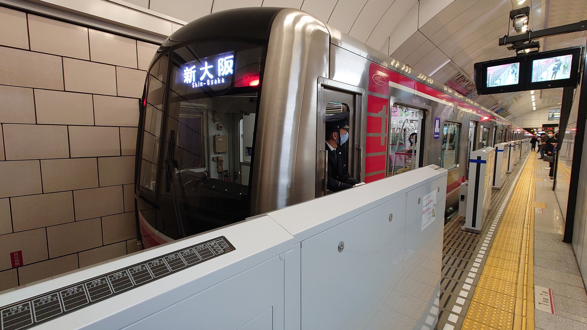 阪神電気鉄道のホームドア：大阪梅田駅の仕様YCS-info