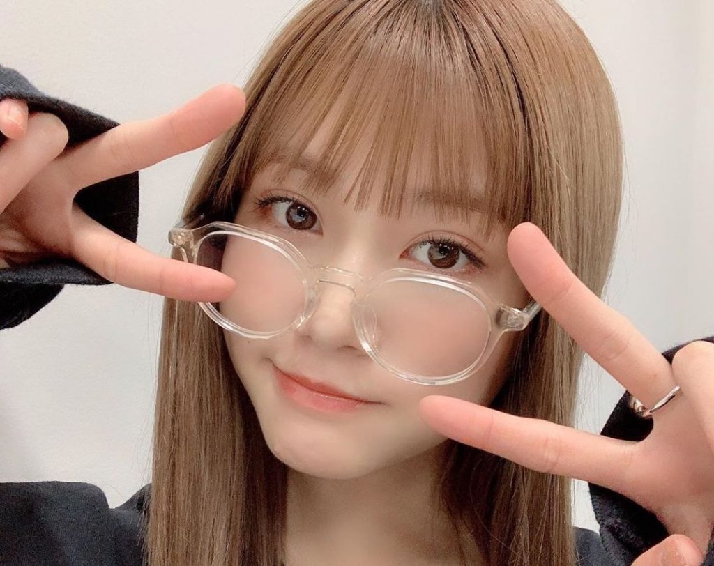 生見愛瑠 めるる 、メガネ姿披露！ACTRESS TV ｱｸﾄﾚｽ ﾃｨｰｳﾞｨｰ
