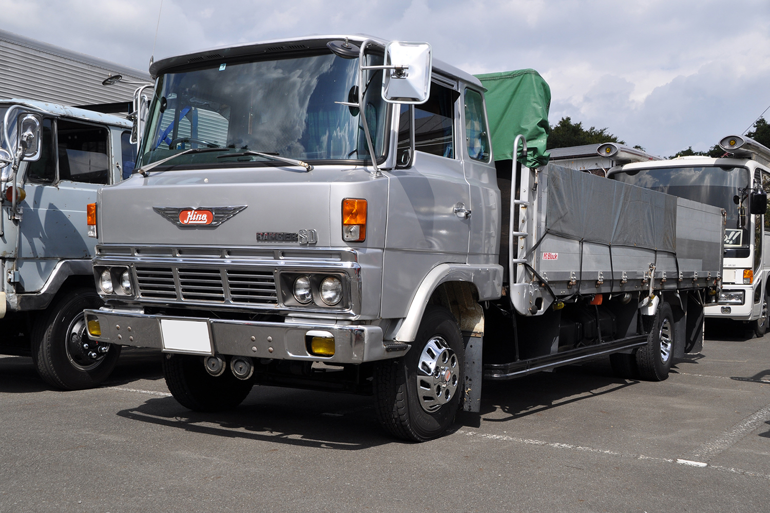 日野・K♯ T♯ H♯型トラック - Wikipedia