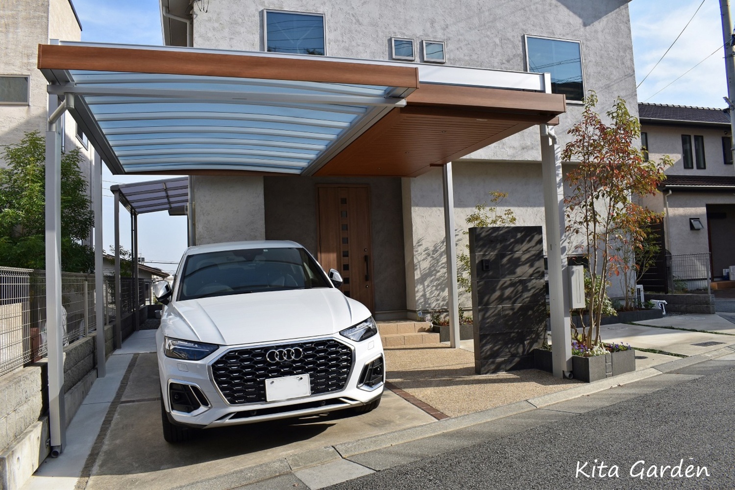 グランドアートウォール×シャッター×カーポートで理想のガレージ～Youtube動画ご紹介～スタッフブログ 宗像店 エクステリア・ガーデン・外構 ・造園グランド工房