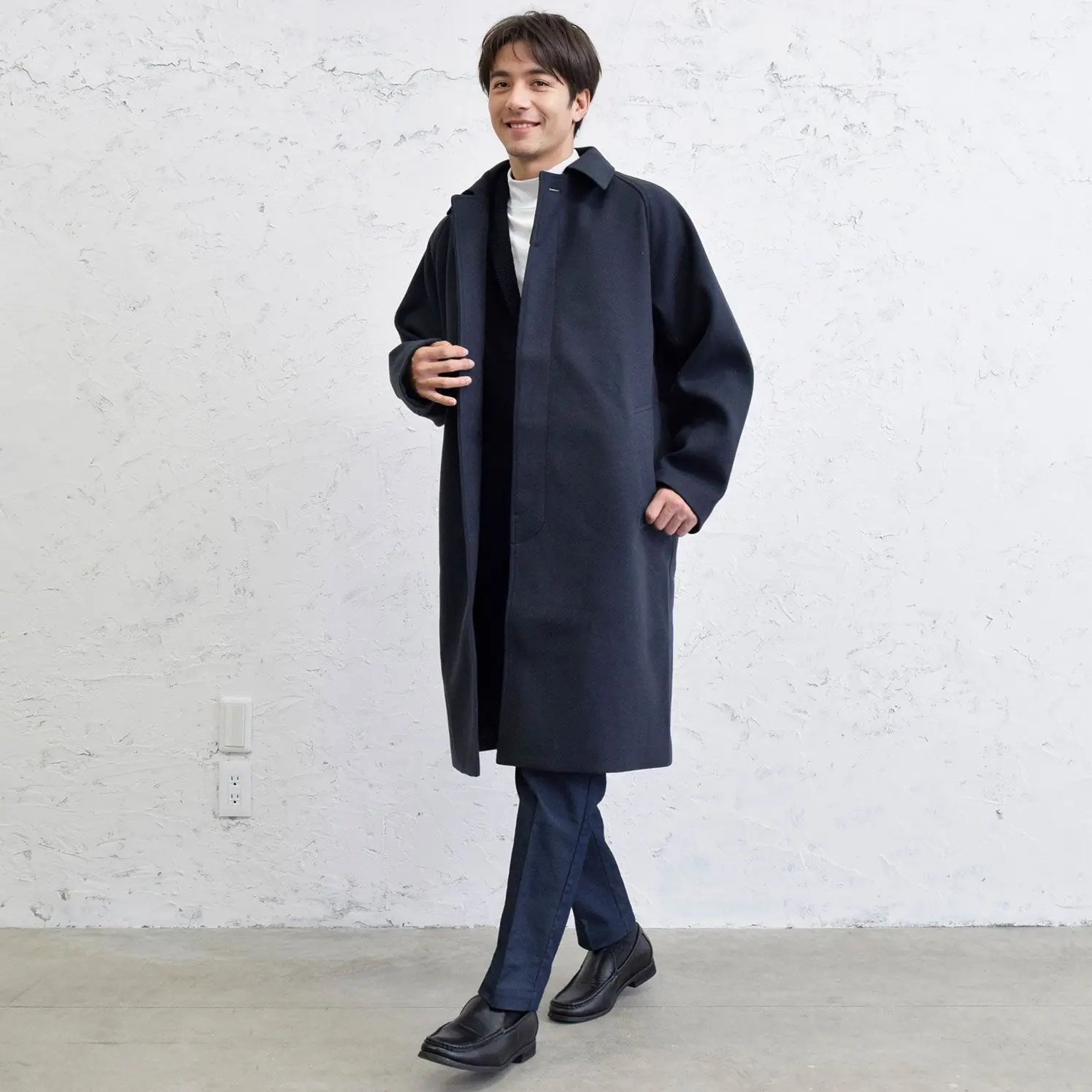 メンズ 冬オフィスカジュアルの着こなし術！オフィスワークから外出コーデまで│あした俺、なに着る