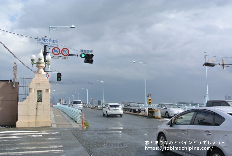 長さ24メートルの巨大な鉄扉を降ろして橋を封鎖する「淀川陸閘」の閉鎖訓練に行ってみた - GIGAZINE