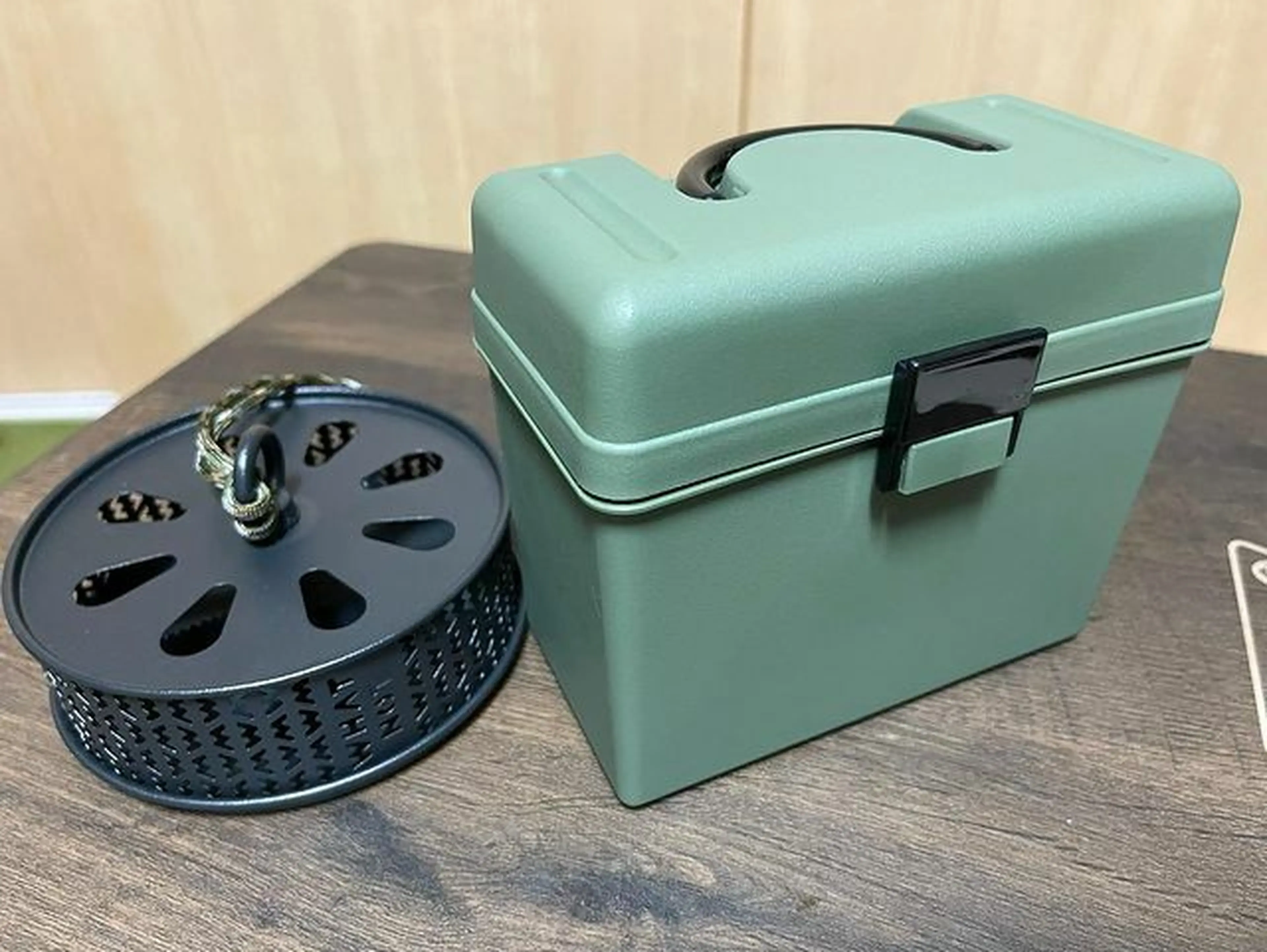 ダイソーの収納ボックスミリタリーが薪入れにちょうど良い！モノレビュ