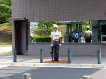 菊池雅之のミリタリーレポート知っているようで知らない！？「防衛省」自衛隊との関係は？ – モノ・マガジンweb