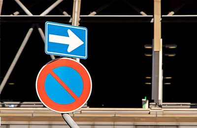 警戒標識や規制標識とは。案内標識、指示標識など一覧チューリッヒ