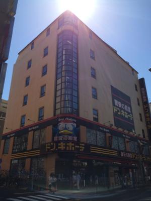 吉祥寺ドンキホーテ裏エリアにある台湾カフェ・キキチャトーキョー。場所は5枚目の動画を参考にしてください💁🏻‍♀️テラス席はワンコOKです🐶 ・ランチセット ・ウーロン茶のミルクティー ランチセットは2,398円で、ルーローハン 豚 かチーローハン 鶏 を選べて