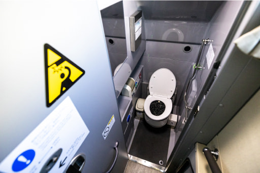 高速バスのトイレに関する完全ガイド - Flushful Days