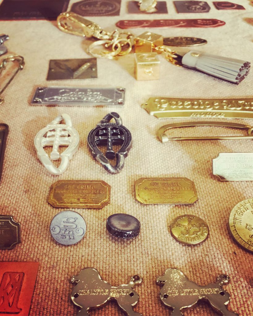 オーダーメイドのブランドオリジナルキーホルダー、ウォレットチェーンの製作メタルハウスオリジナル・特注・オーダーメイド金具、アクセサリー金属加工、金具製造販売