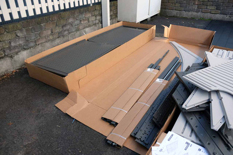 コストコの巨大な物置、作り始めました。アラフィフ、湘南リゾート暮らし