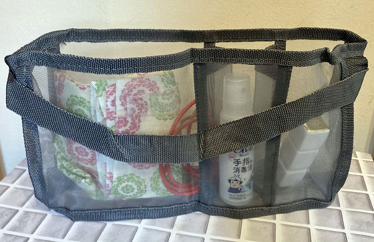 100均のバッグインバッグが超優秀！カバンのごちゃつきを一気に解消 ダイソー・キャンドゥ・セリア- macaroni