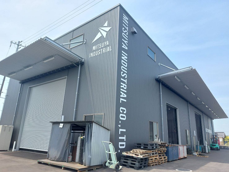 第1工場外壁金属サイディング貼り工事