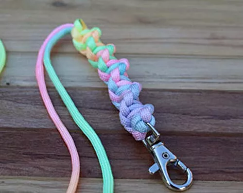 カラフルパラコードスマホショルダーの作り方