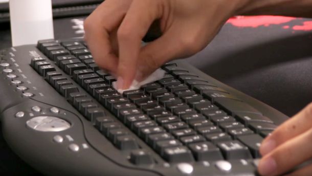 汚れ注意 キーボードの手垢と埃をお手軽に掃除する方法 - MIKINOTE