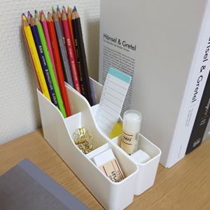 ☆マグネットポケット☆ ペン立てにフックがついたマグネットポケット♪ キッチンや玄関で活躍できるよ👍セリアSeriaセリア購入品セリア商品100均100均パトロール100均大好き100均収納マグネット収納マグネットで浮かす浮かせる収納浮かせる