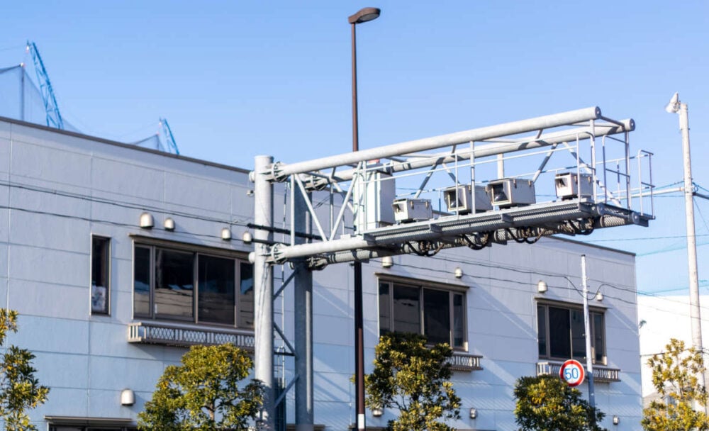 レーザー式小型オービスの速度計測地点は25～30m地点だそう