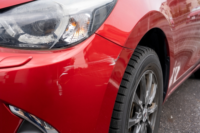 車の傷を放置するリスクとは？修理の種類や費用の目安も解説