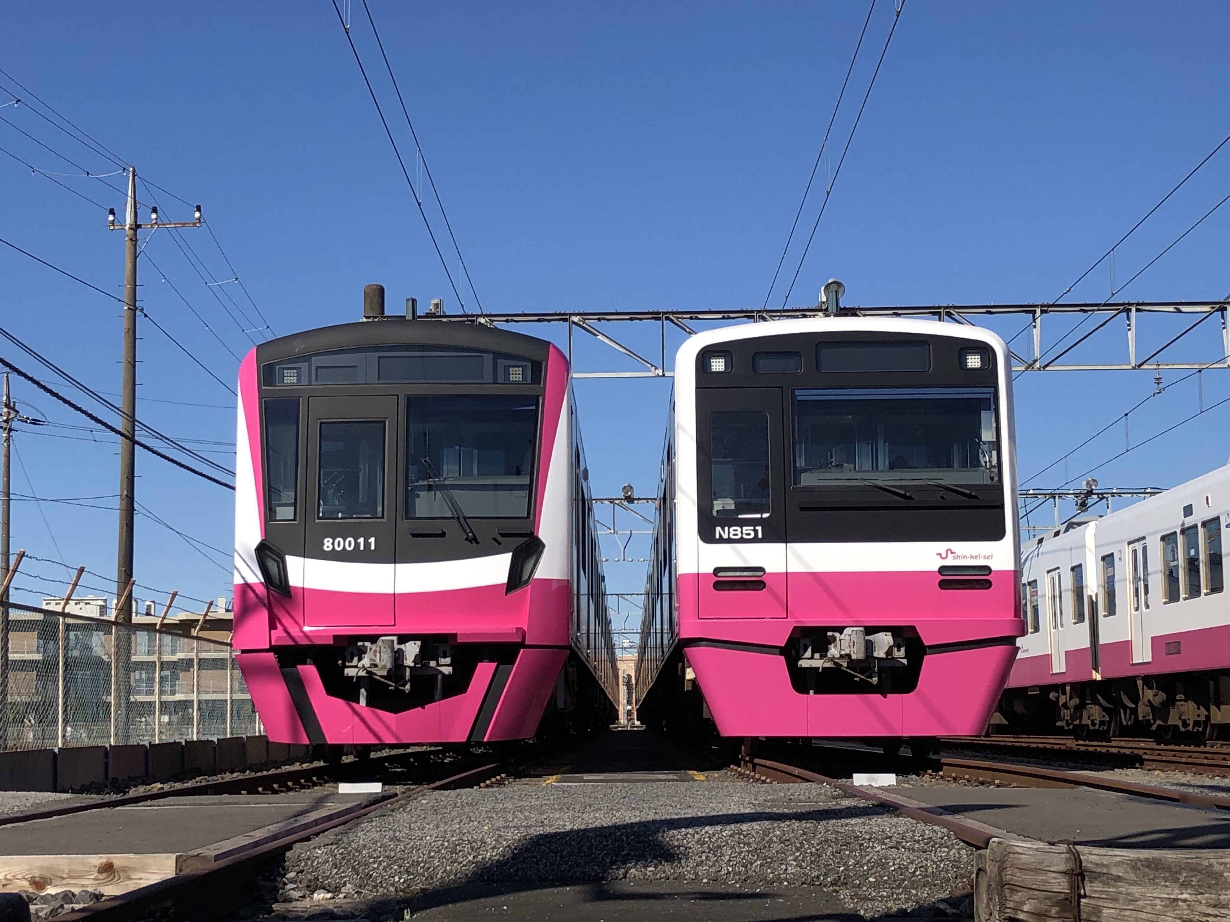 新京成 「新年ヘッドマーク電車」ヘッドマークを取り付け開始 2nd-train鉄道ニュース