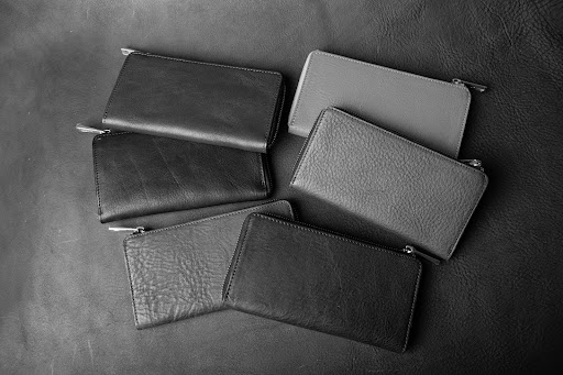 革財布の寿命はどのくらい？買い替え時期の目安と財布を長く使うコツアルファジャーナル