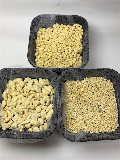 みんな買わない 鹿沼土の驚くべき性質を利用して下さい カーメン君ガーデニング園芸初心者