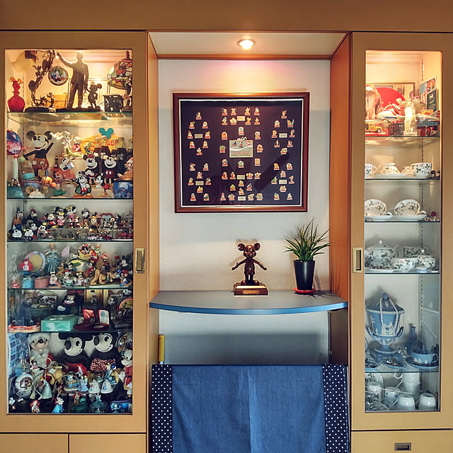 壁一面にスニーカー！膨大なコレクションとスニーカーにまつわるインテリアが揃う、唯一無二の空間。Dig-itディグ・イット