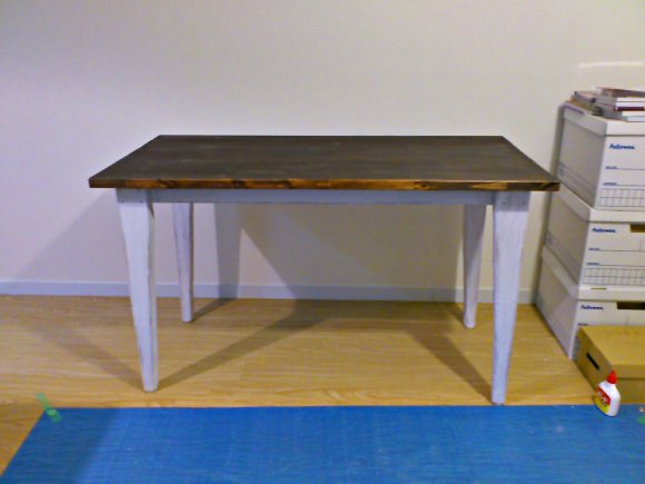 丈夫な段ボール製机の作り方。小さなお子様のお勉強机としてご利用頂けます。 - 愛パックダンボールの段ボールブログ