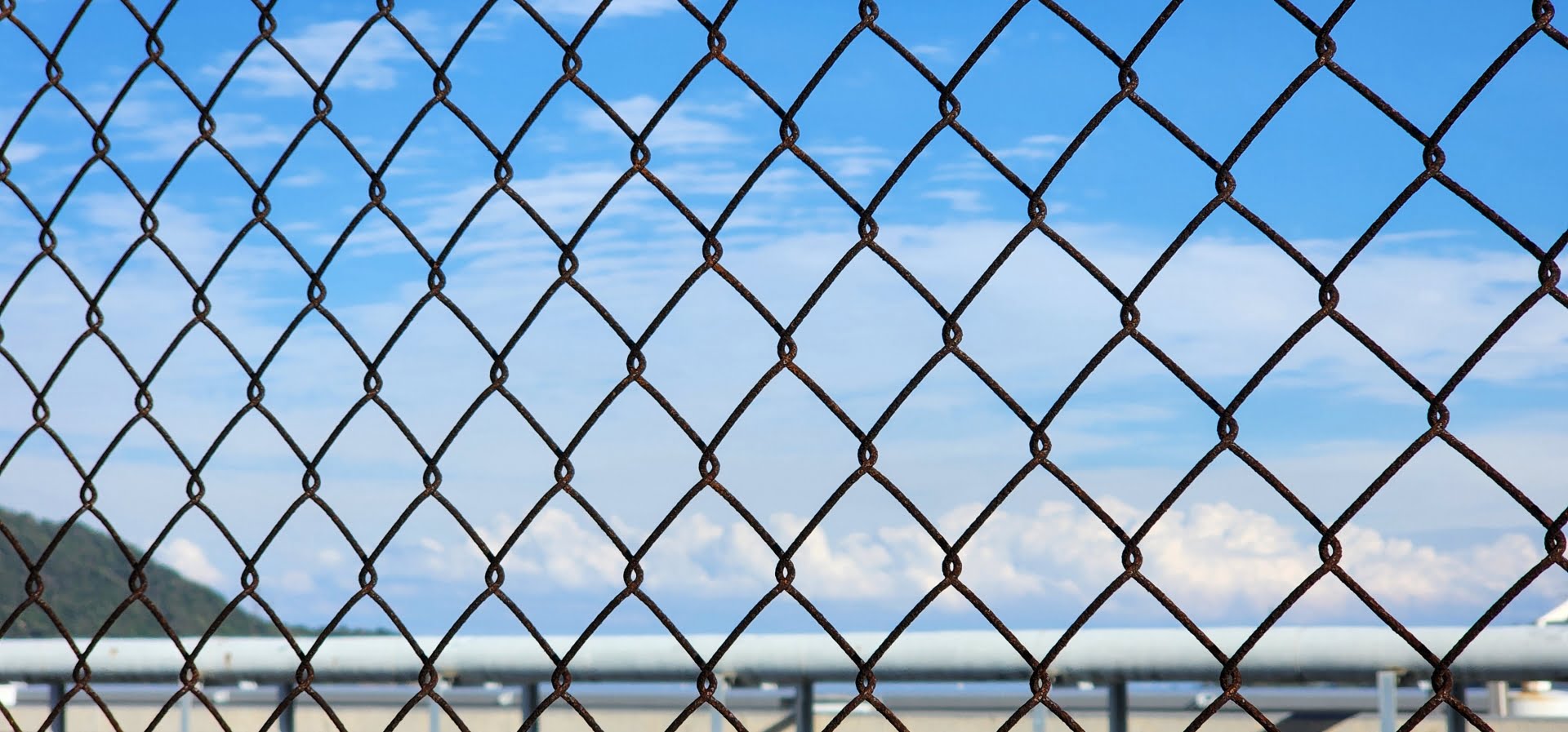 埼玉県埋込式チェーンポールの撤去やフェンス撤去で知っておきたいことリキトラフィック企画有限会社