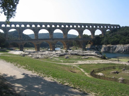 ポン・デュ・ガール - Wikipedia