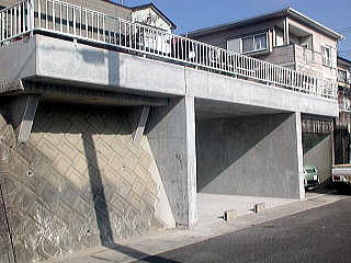 掘り込みガレージとゴルフシミュレーションのある家株式会社三和建設宝塚・西宮・伊丹・尼崎・神戸・芦屋・川西・大阪・箕面で土地・分譲地の販売から注文住宅の設計施工まで