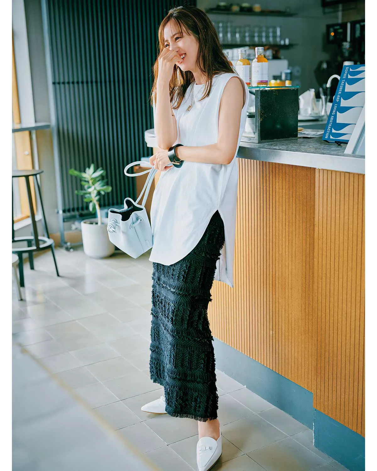 夏のレディースオフィスカジュアルコーデ45選涼しげで快適な着こなし術Oggi.jp