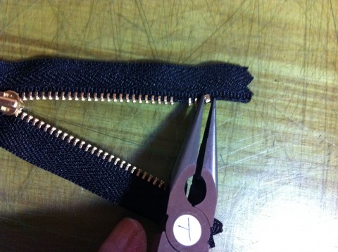 ファスナーの引手は簡単に交換できます - Marubayashi