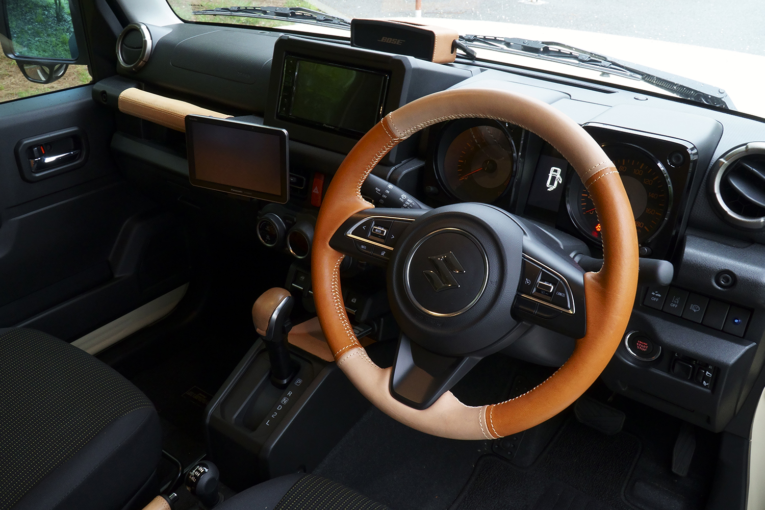 レザーハンドルカバーを自分で縫って付けてみた 〜 BMW F45