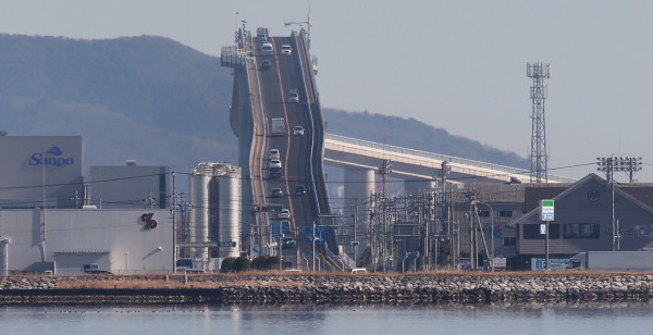 大阪にもあった「ベタ踏み坂」 CMになった鳥取と島根を結ぶ橋にも負けない上り坂 実は絶景ポイントですまいどなニュース