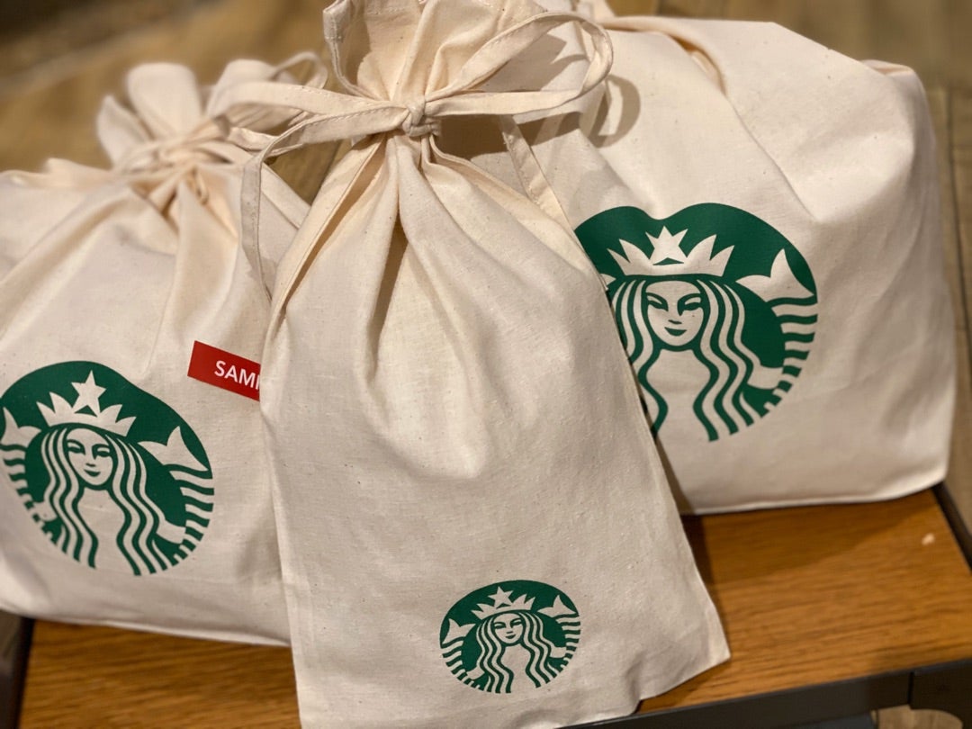 スタバ・無印も！意外と知らない？冬の手土産に便利な「無料ラッピング」6選がかわいくてお得！ コーヒーソムリエKazu- エキスパート -Yahoo!ニュース