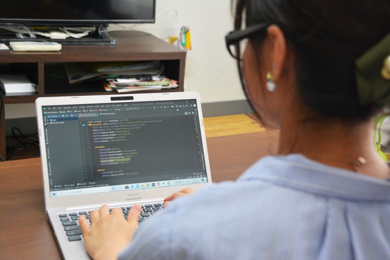 プログラマーのアイコンイラスト - No: 22802596無料イラスト・フリー素材なら「イラストAC」