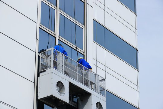高層ビル窓ガラス清掃ビルやマンション、商業施設など高所作業 有限会社エムケイビル技研