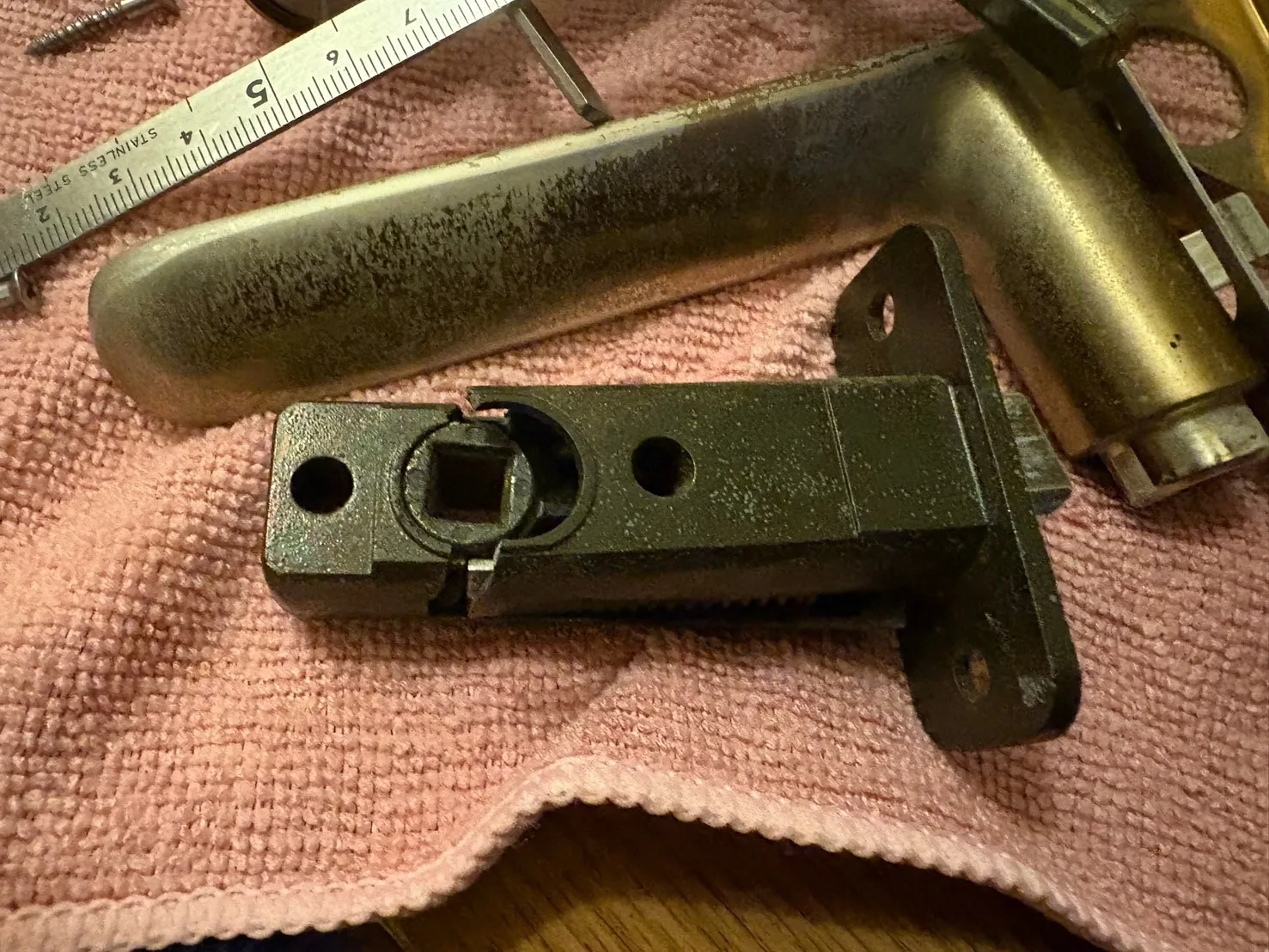 トイレのドアの鍵が壊れた！開かない・閉まらない原因と対処法を解説鍵紛失時の鍵開け・鍵修理・鍵交換 - スターキーロック 東京・川崎・横浜