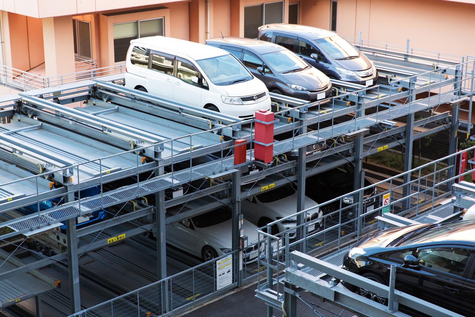 多段方式 昇降横行式駐車装置 昇降横行式・ピット式新明和パークテック株式会社